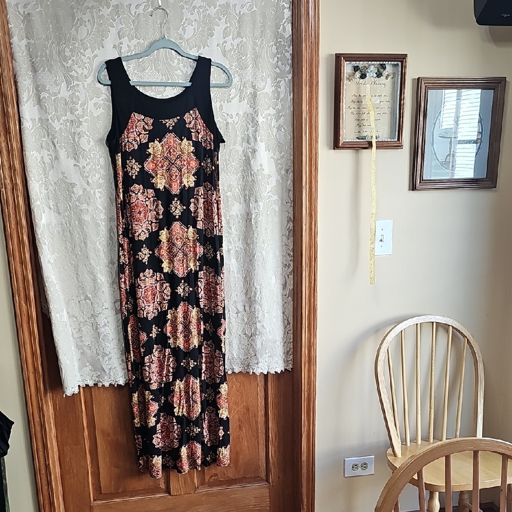 Black and Orange Sleeveless Scoop Neck Maxi Sundress